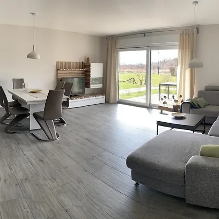 Апартаменты Haus Kranichfeld A Дранске